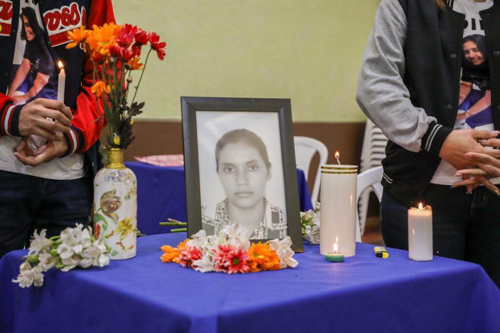 La imagen tiene un atributo ALT vacío; su nombre de archivo es Diligencia-Construccion-Dialogica-de-la-Verdad-Columna-Mariscal-Sucre-Nicole-Acuna-Caso-02Columna-Movil-Mariscal-Sucre-by-NAC.jpe